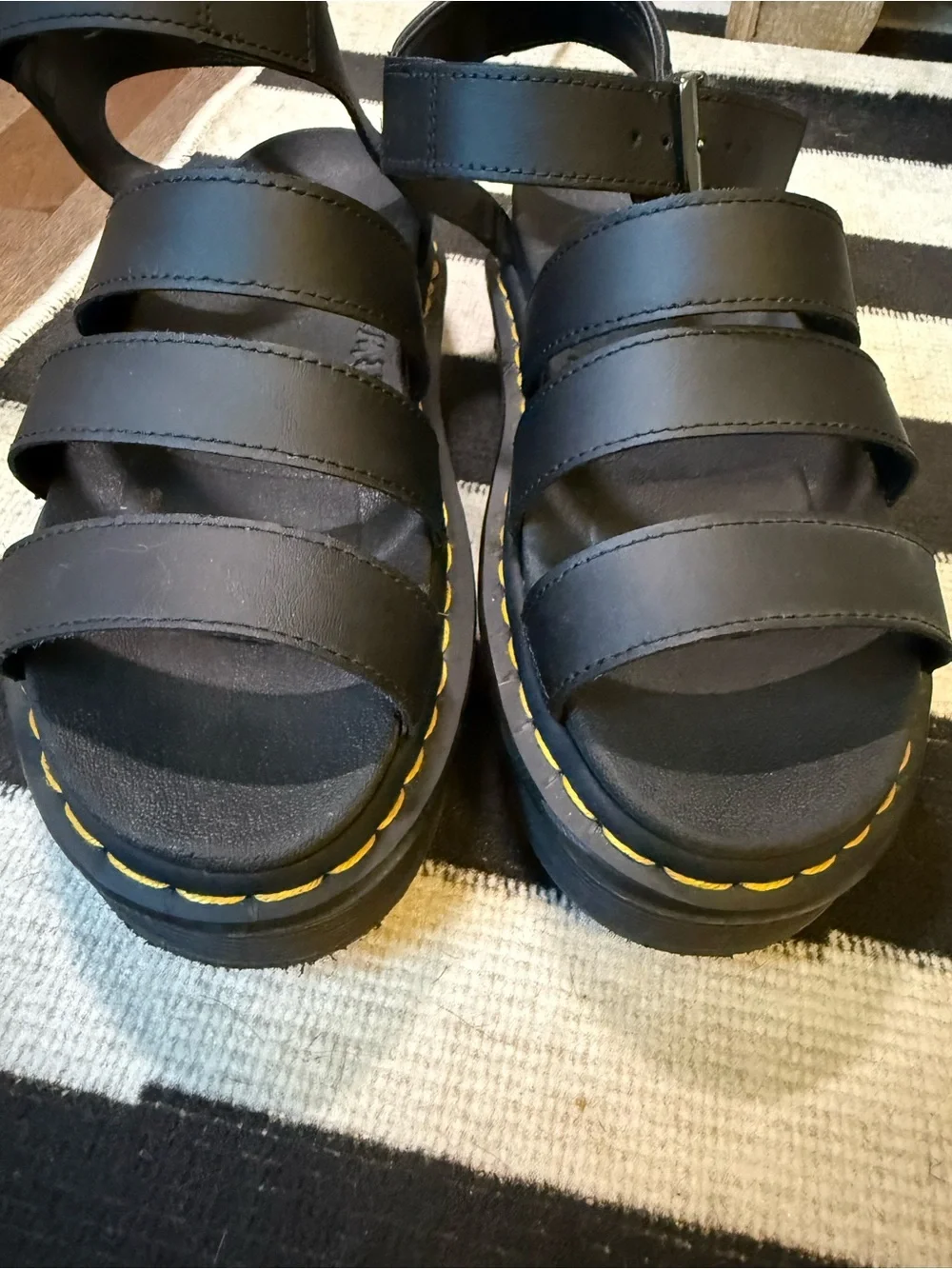 Dr. Martens Blaire sandal